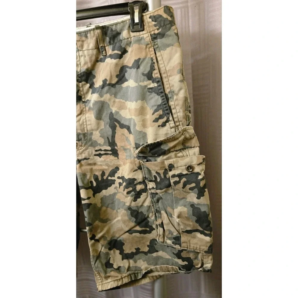 Levis Camouflage Green Jean Shorts Mens Denim‎ Medium 38x10.5